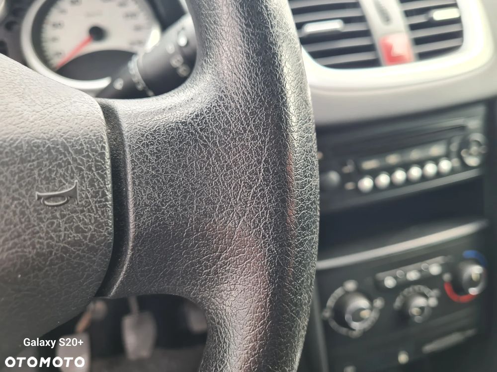 Peugeot 207 - 11