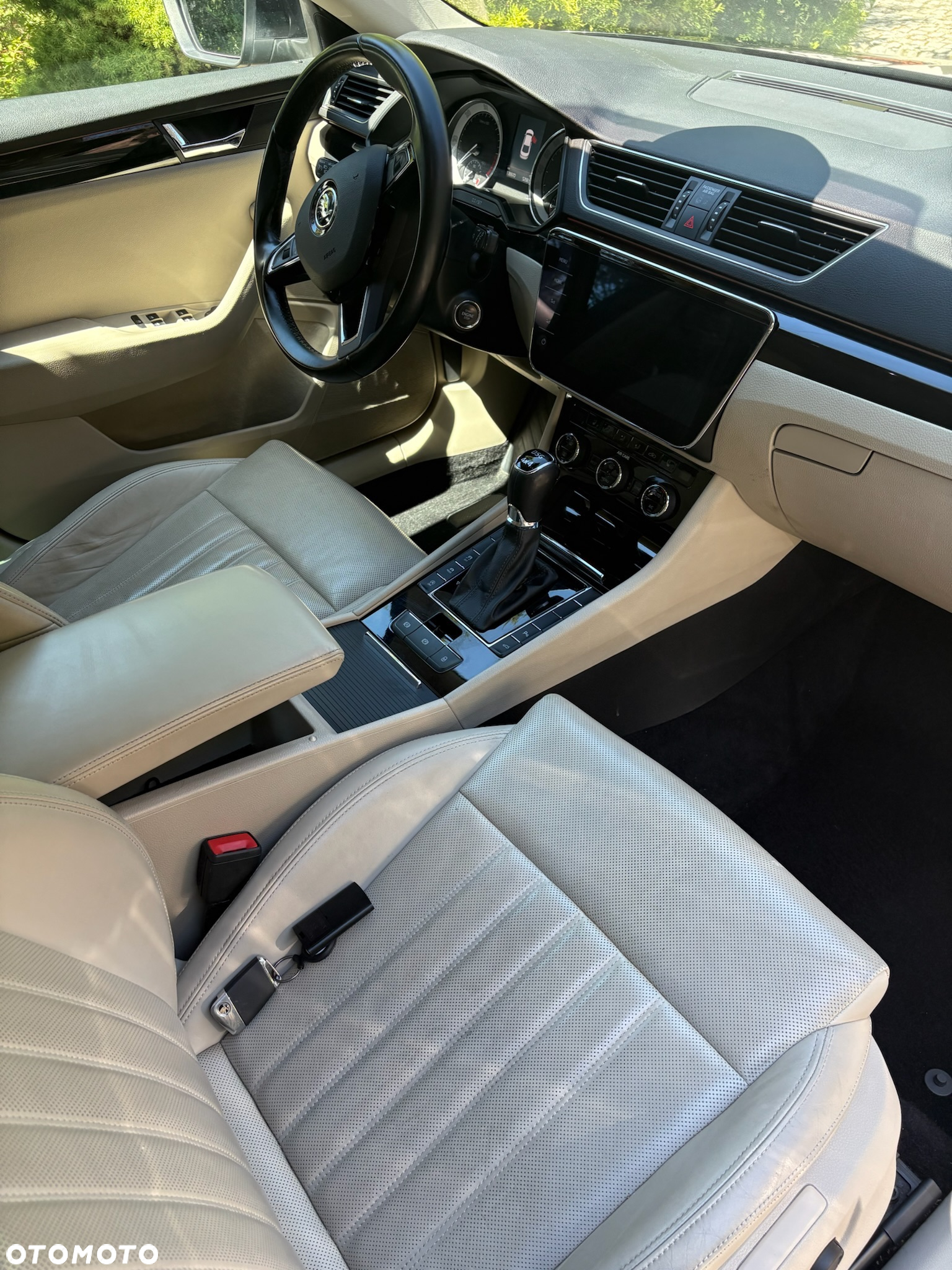 Skoda Superb 2.0 TDI 4x4 L&K DSG - 16