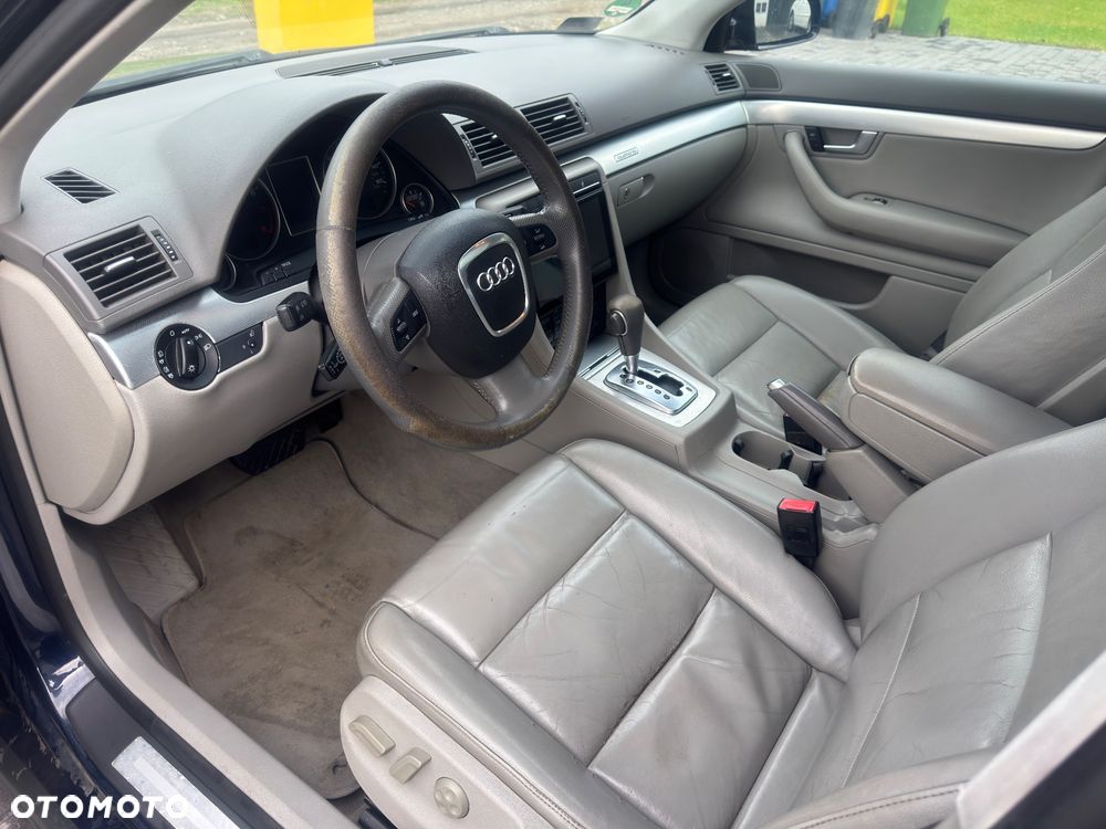 Audi A4 Limousine - 17