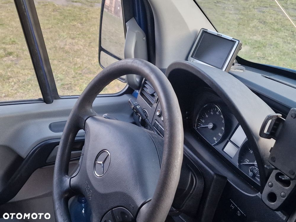 Mercedes-Benz Sprinter - 20