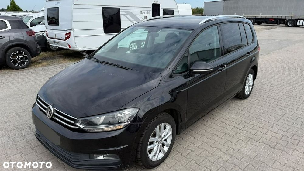 Volkswagen Touran - 1