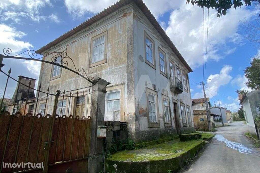 Casa centenária de início do século XIX em Macinhata do Vouga para rem - Grande imagem: 2/60
