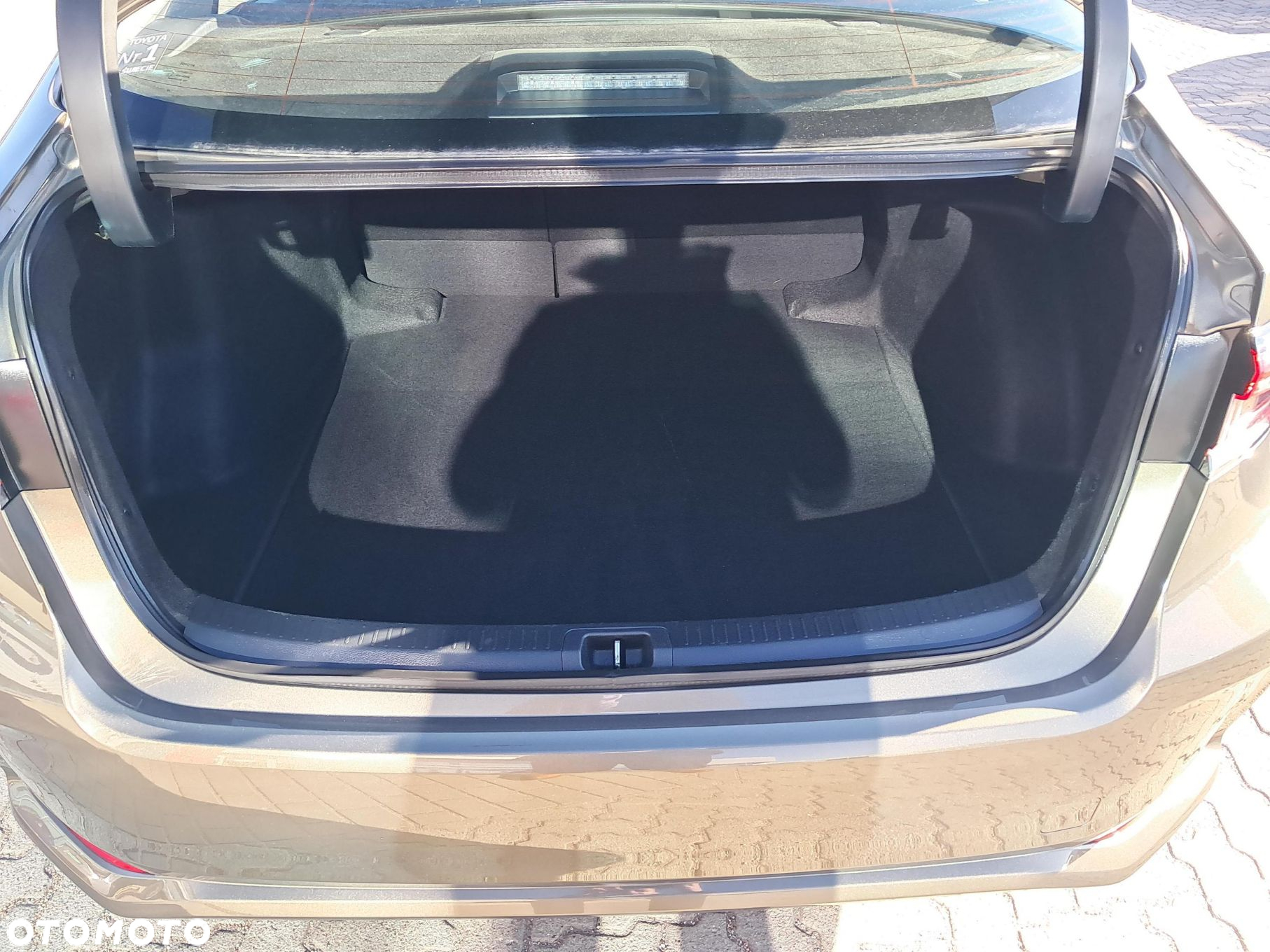 Toyota Corolla - 12