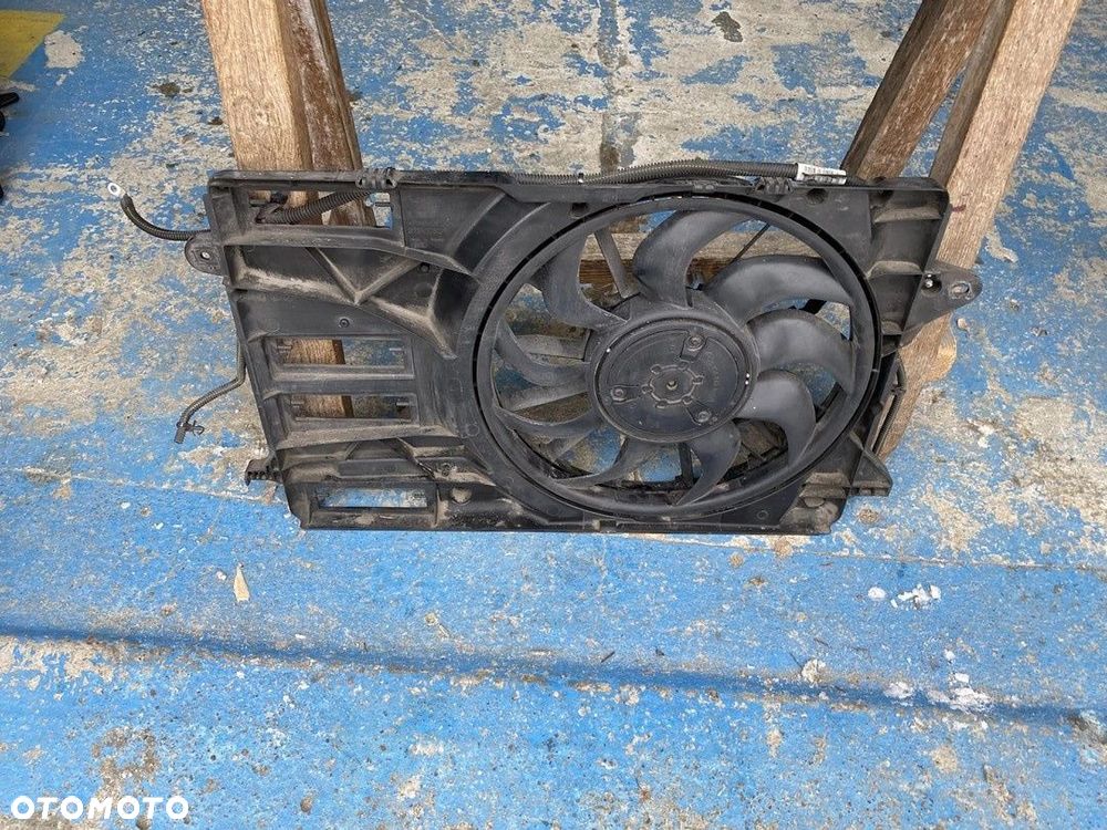 WENTYLATOR Z OBUDOWĄ OPEL INSIGNIA II B 84216861 - 2