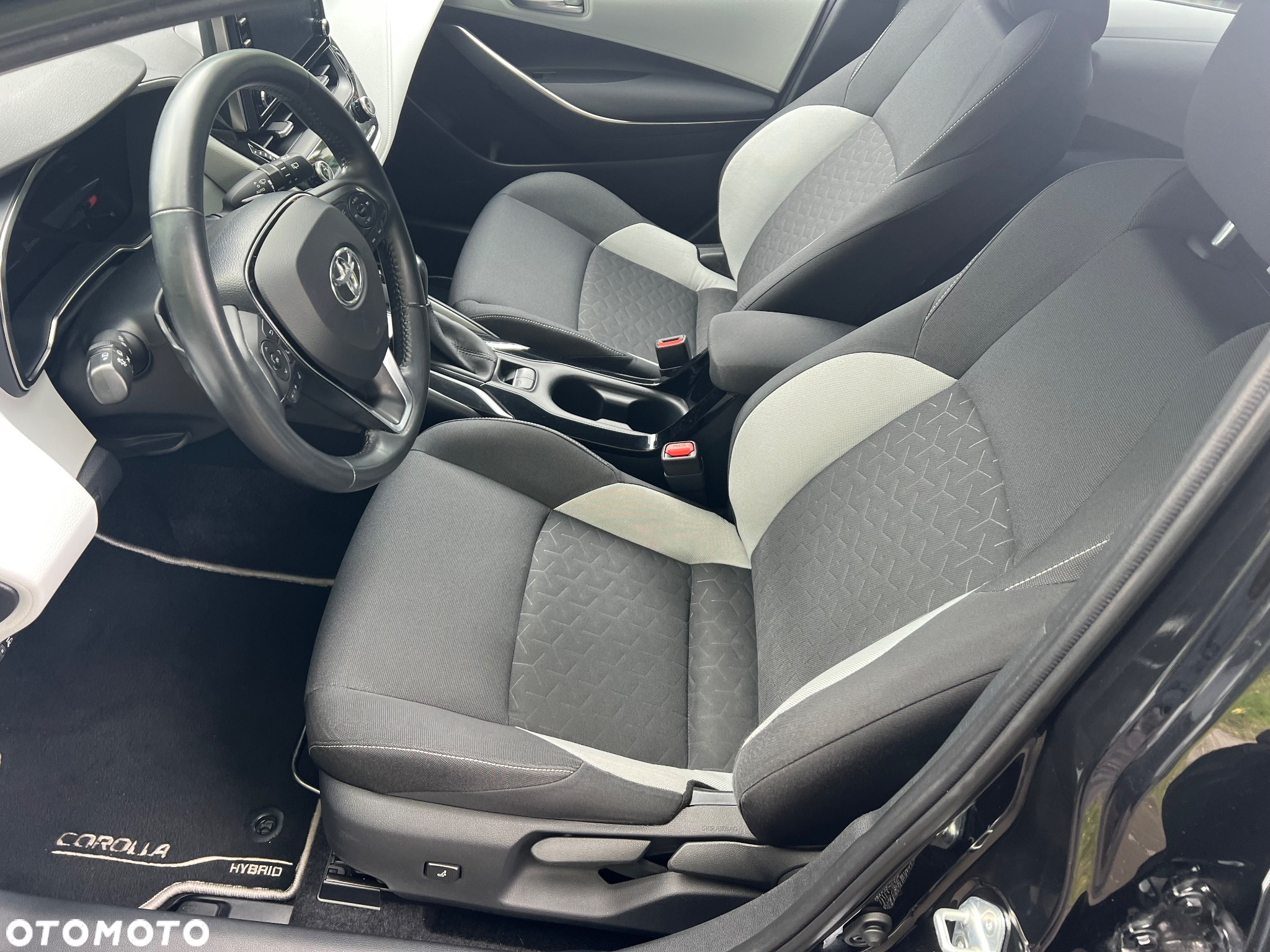 Toyota Corolla 2.0 Hybrid Comfort - 17
