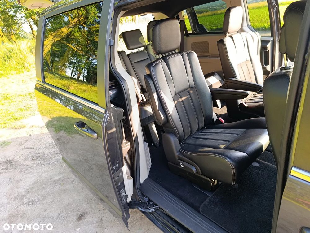 Dodge Grand Caravan - 20