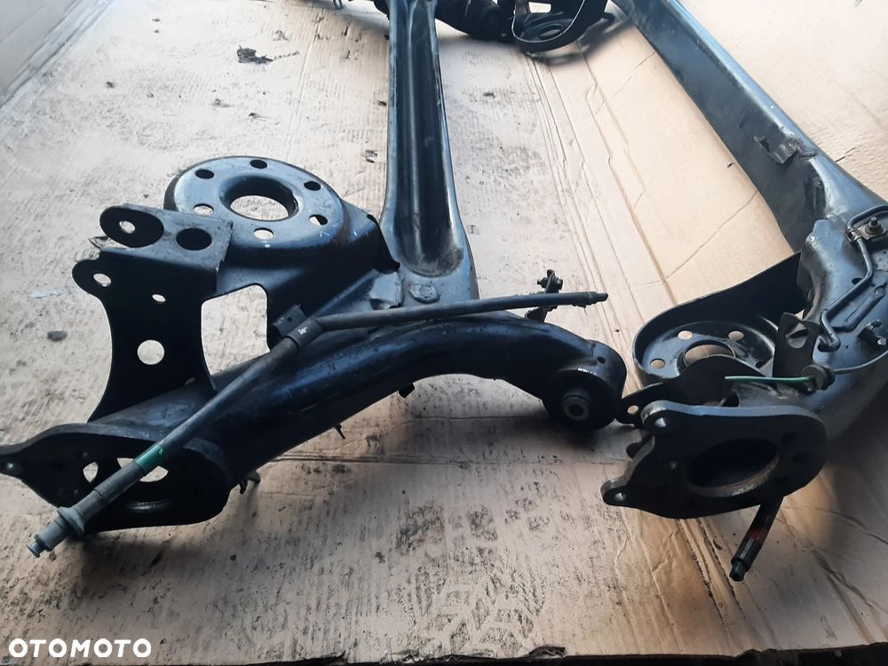 belka oś tył zawieszenia Toyota Prius III Auris I Orginał bez rdzy super stan import italy - 4