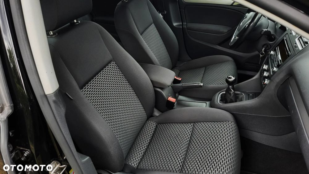 Volkswagen Golf 1.6 TDI DPF Trendline - 19