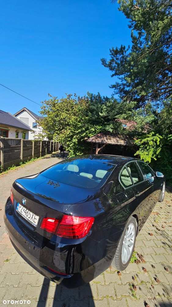 BMW Seria 5 528i xDrive - 4