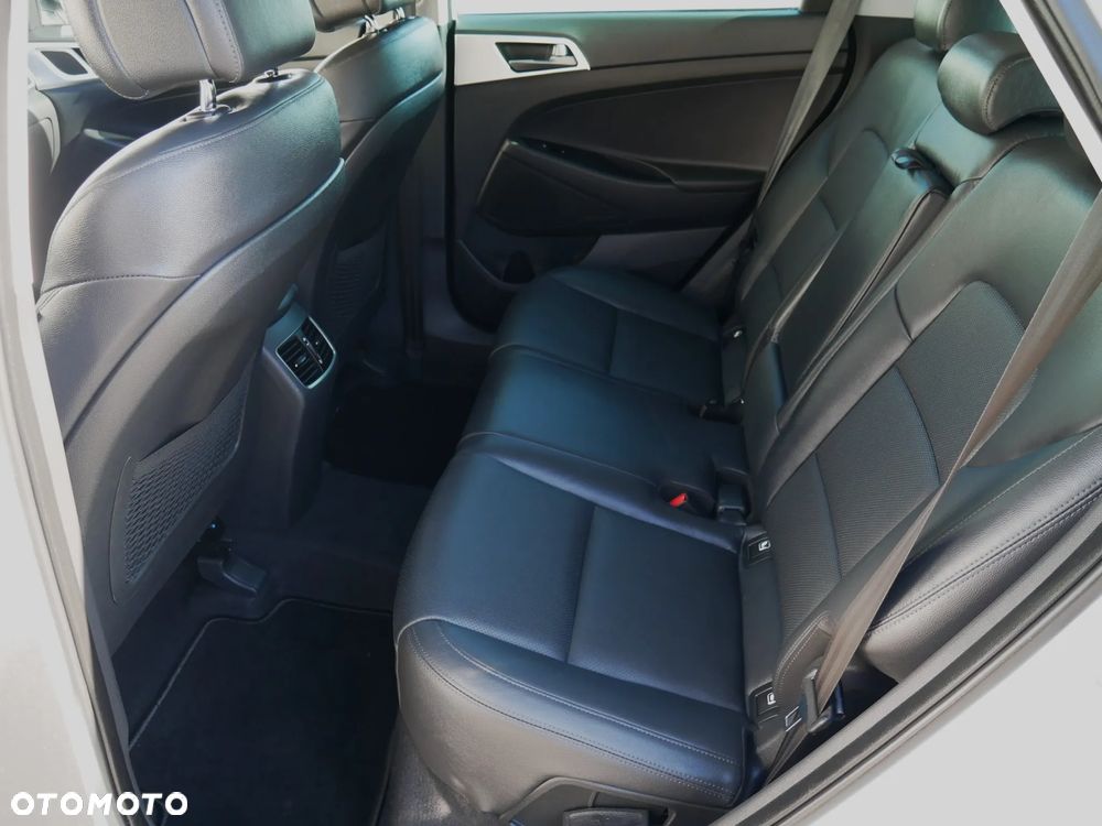 Hyundai Tucson 1.6 GDi 2WD Select - 27