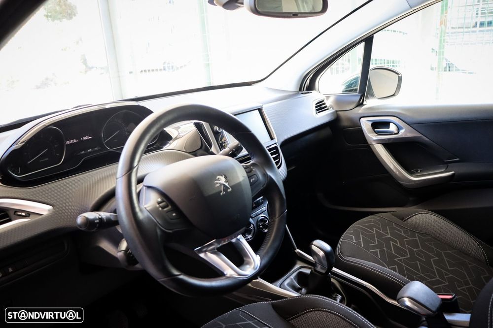 Peugeot 2008 1.2 PureTech Style - 14