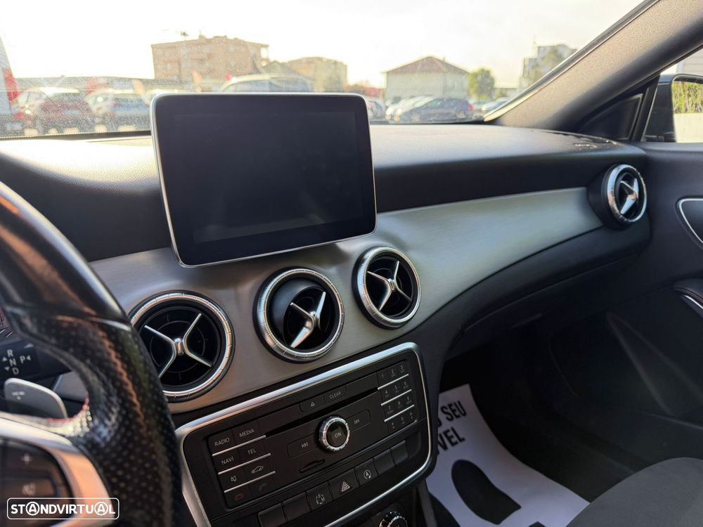 Mercedes-Benz CLA 200 - 32