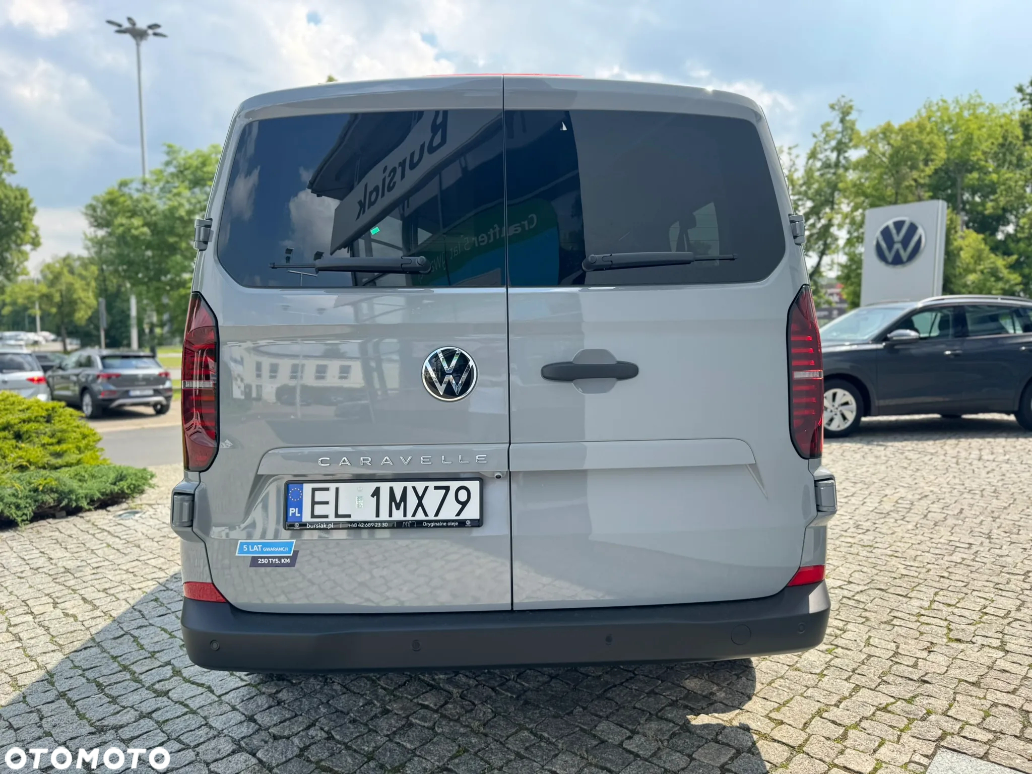 Volkswagen Caravelle - 6