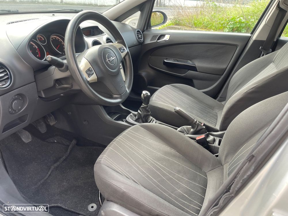 Opel Corsa 1.2 Cosmo - 10