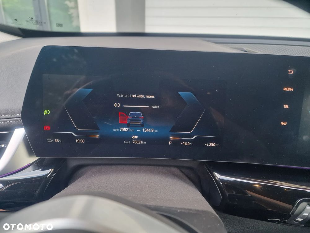 BMW iX1 xDrive30 66.5kWh xLine - 9