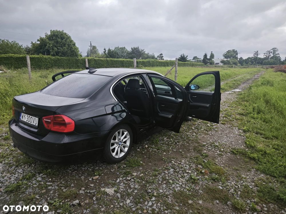 BMW Seria 3 318i - 8
