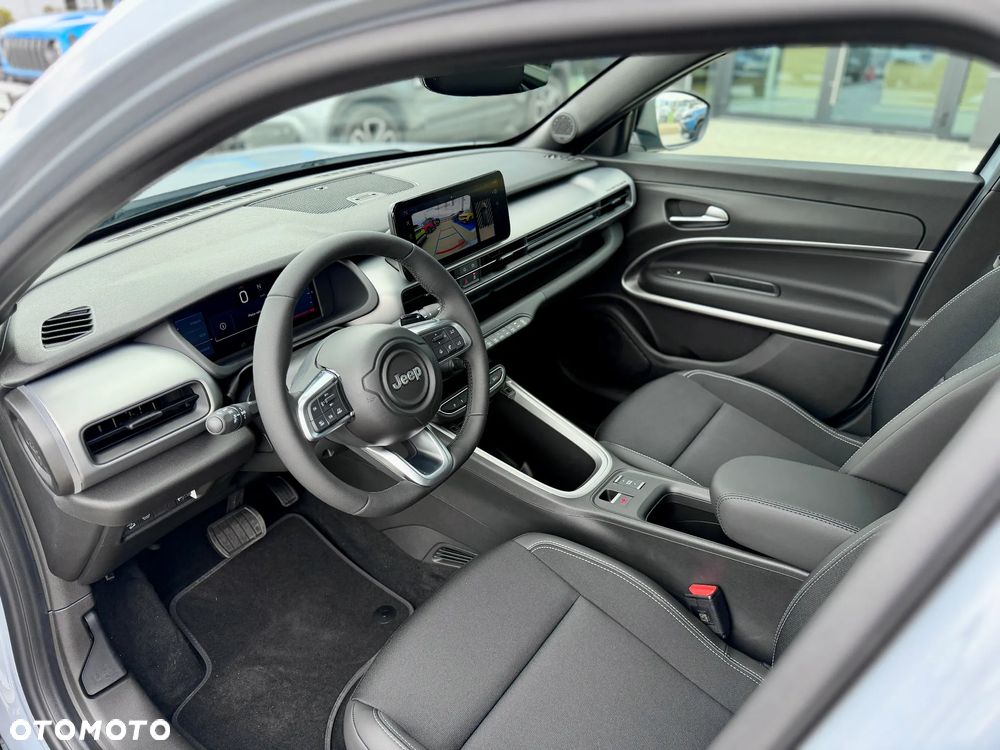 Jeep Avenger ver-1-2-t3-mhev-summit-fwd-edct6 - 11