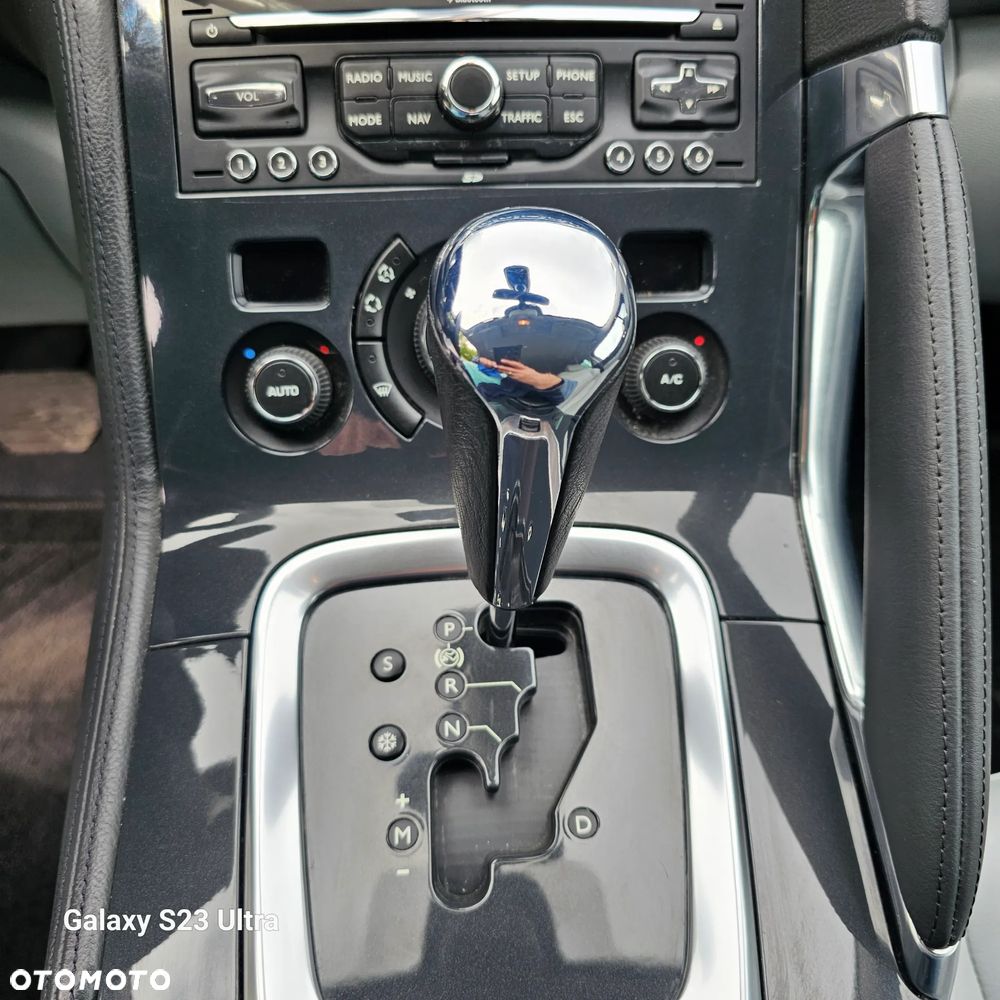 Peugeot 3008 2.0 HDi Premium+ - 8