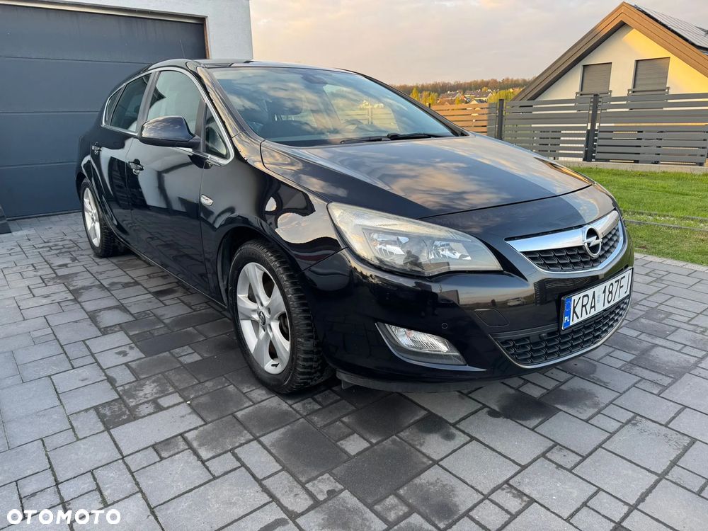 Opel Astra 1.6 Turbo Sport - 2