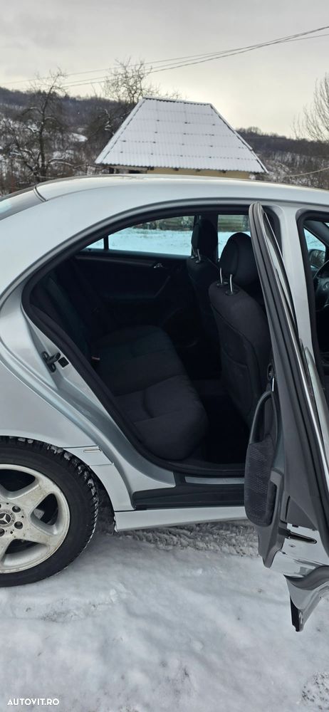 Mercedes-Benz C - 11