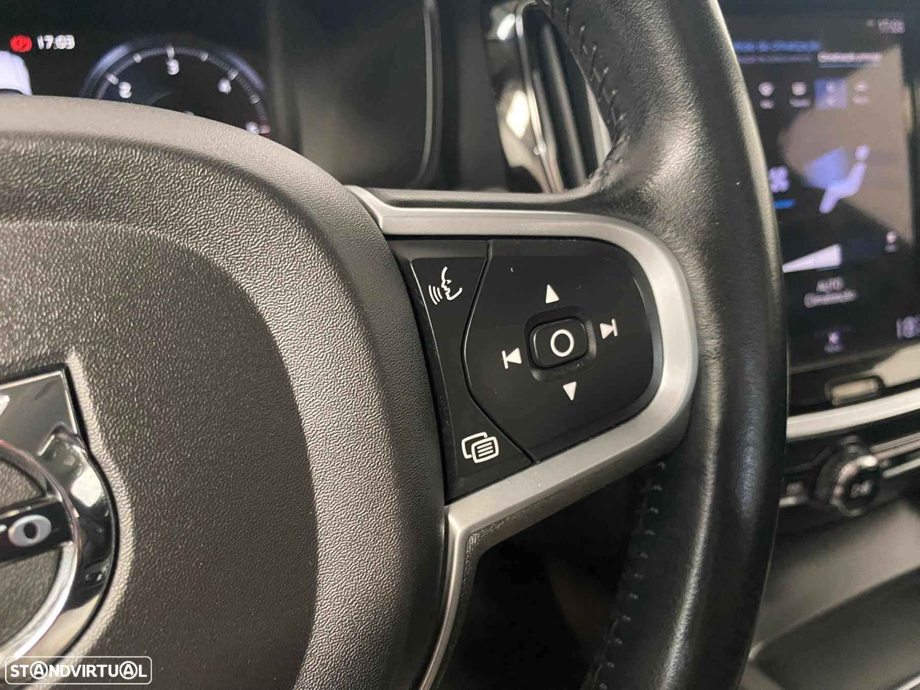 Volvo V60 2.0 B4 Momentum Geartronic - 18
