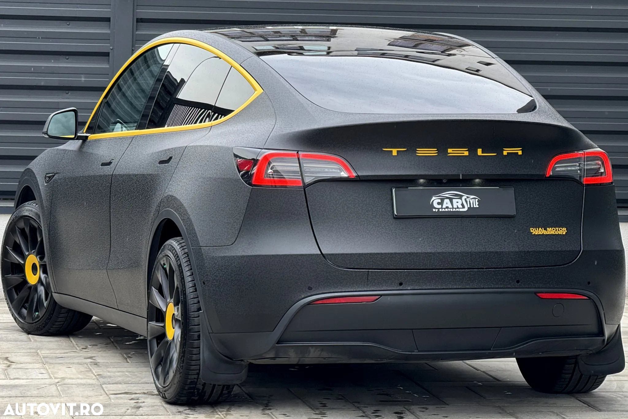 Tesla Model Y AWD Performance - 4
