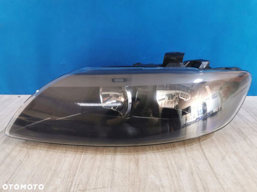 Audi Q7 I 4L lampa reflektor lewa przód Anglik - 1
