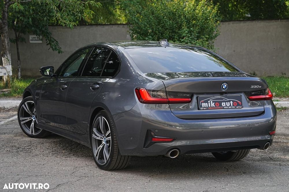BMW Seria 3 330e Aut. Sport Line - 7