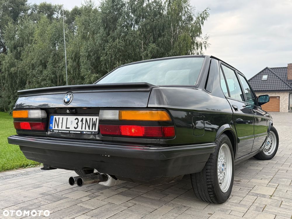 BMW Seria 5 525 i - 4
