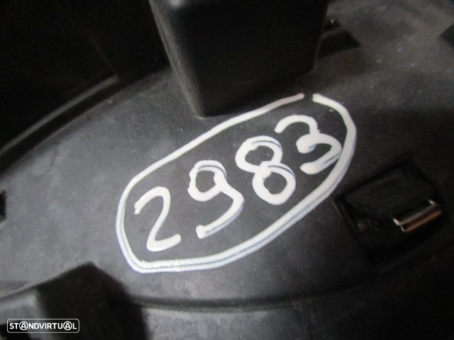 Grelha Friso 828772096R 828765610R 828769642R RENAULT CLIO 4 2015 1.5DCI 75CV 5P Preto TR ESQ GRE PORTA TR ESQ RENAULT CLIO 4 SW 2017 1.5DCI 90CV 5P CINZA - 6