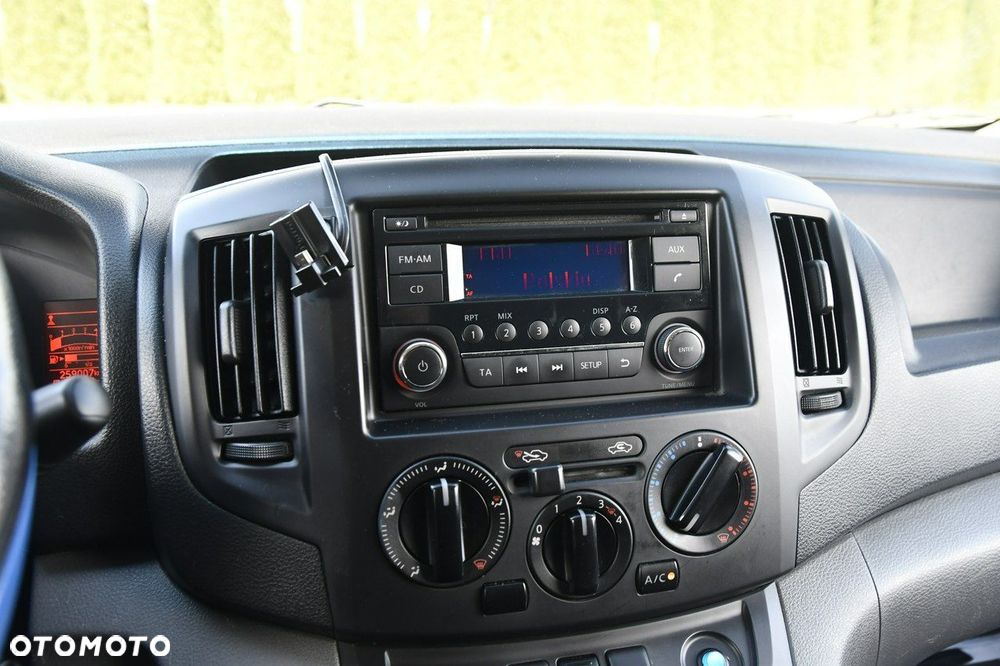 Nissan NV200 - 26