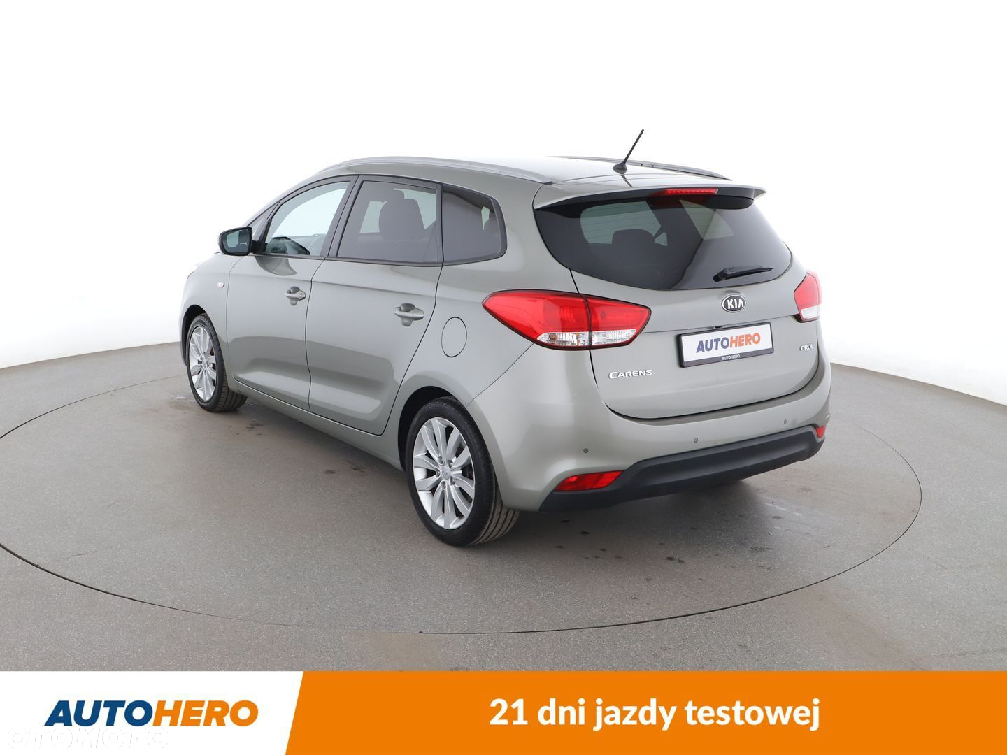 Kia Carens - 4