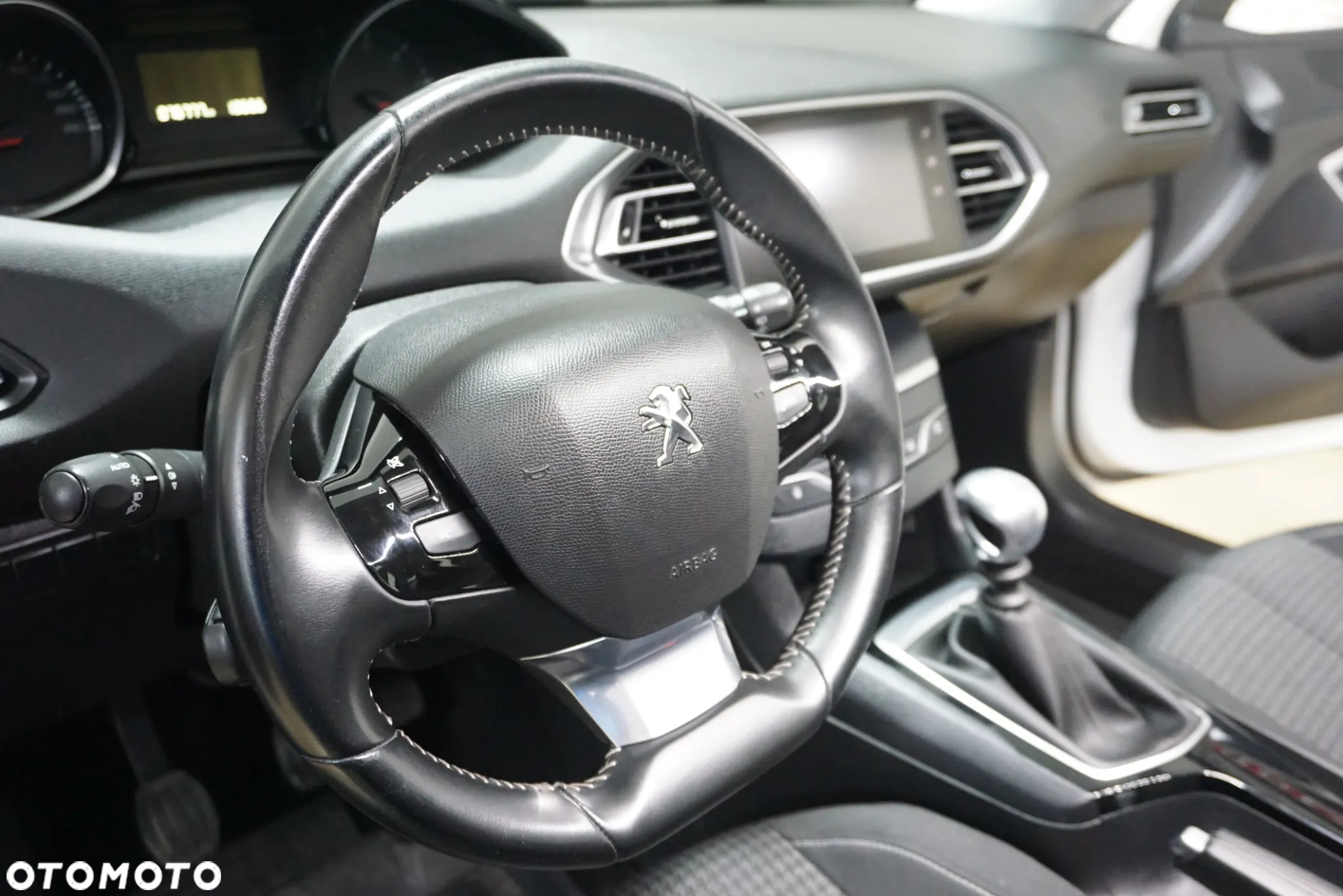 Peugeot 308 SW 1.5 BlueHDi Access S&S - 18