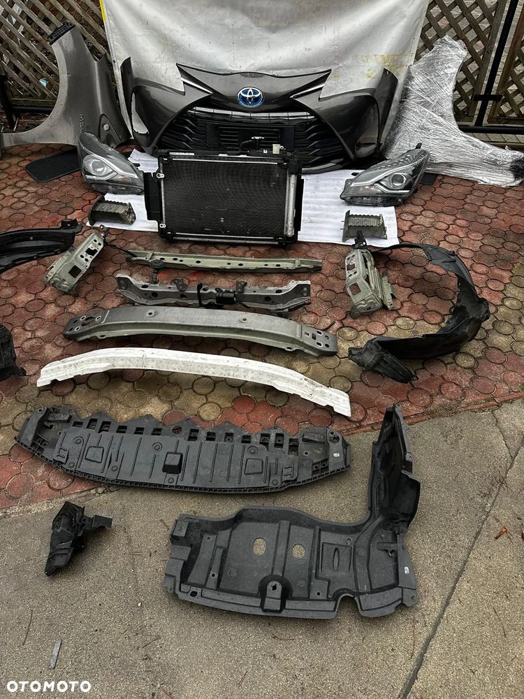Przód Kompletny Zderzak Lampy Pas przedni Chłodnice Belka Błotniki Toyota Yaris III Lift 1.5 hybryda - 2