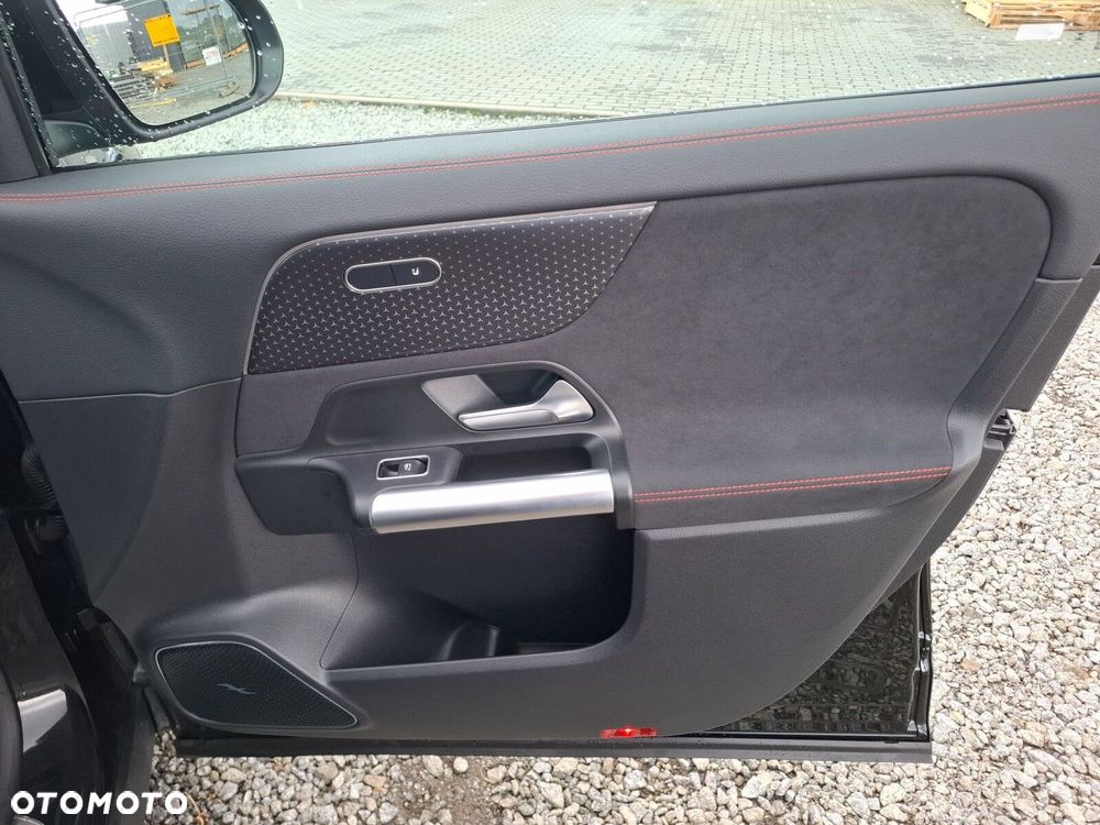 Mercedes-Benz GLA 220 d 4-Matic AMG Line - 17