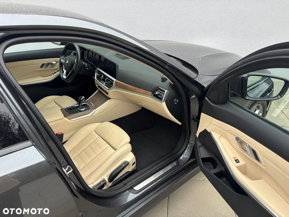 BMW Seria 3 318d Sport Line - 10