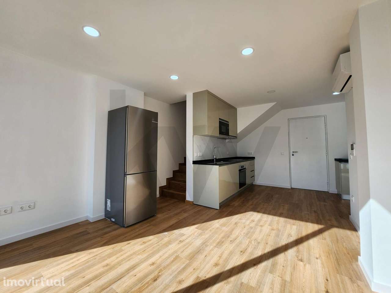 Apartamento T2Duplex com 2 varandas viradas a sul na Beira Mar, na zon - Grande imagem: 3/38