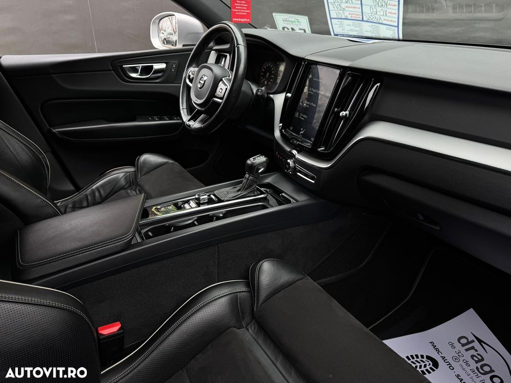 Volvo XC 60 D5 AWD Geartronic RDesign - 17