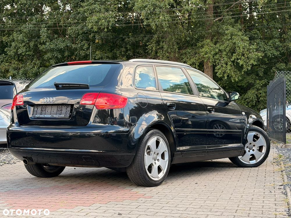 Audi A3 Sportback 1.6 FSI Ambiente - 3