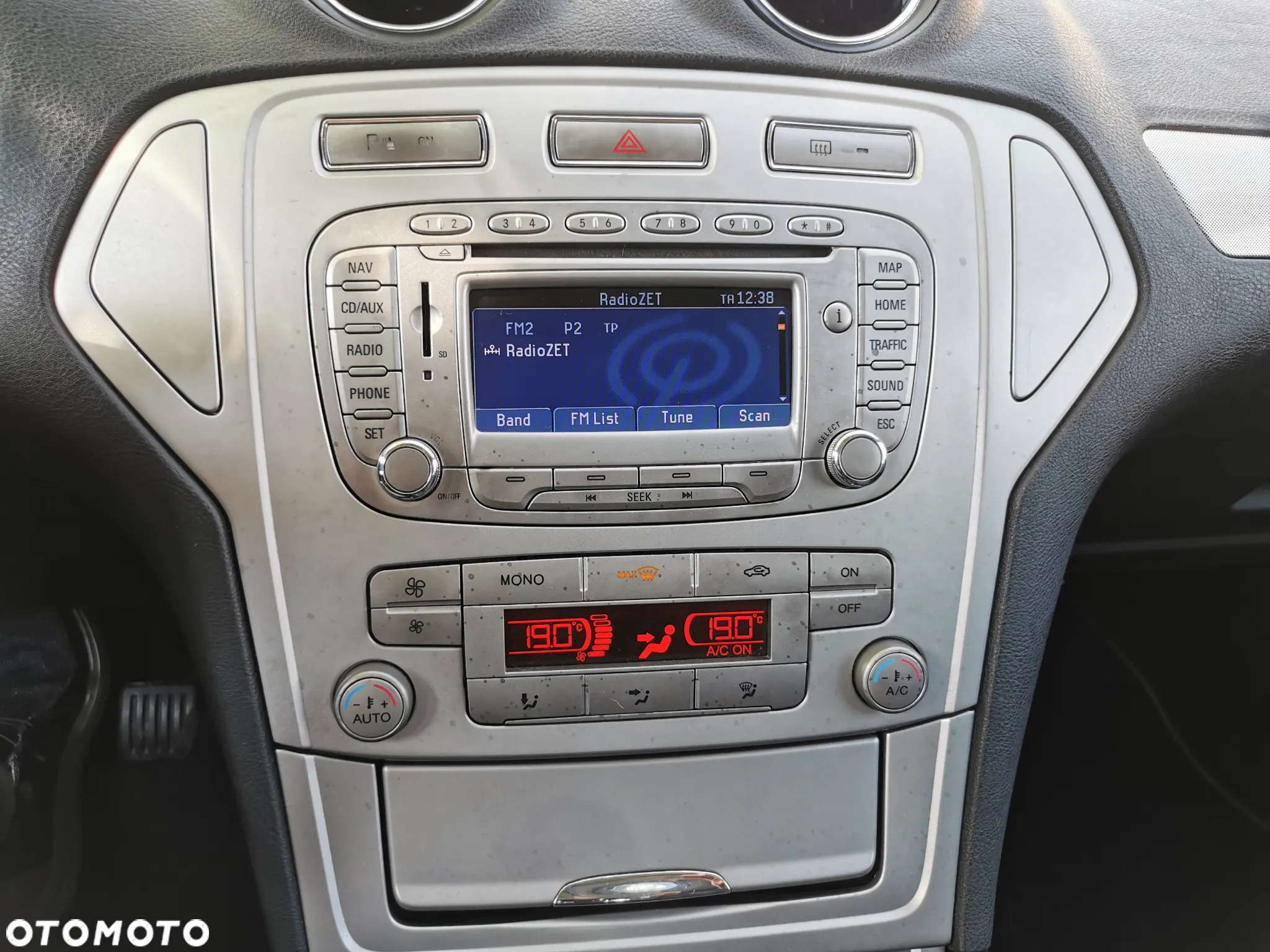 Ford Mondeo Turnier 2.0 TDCi Ambiente - 12