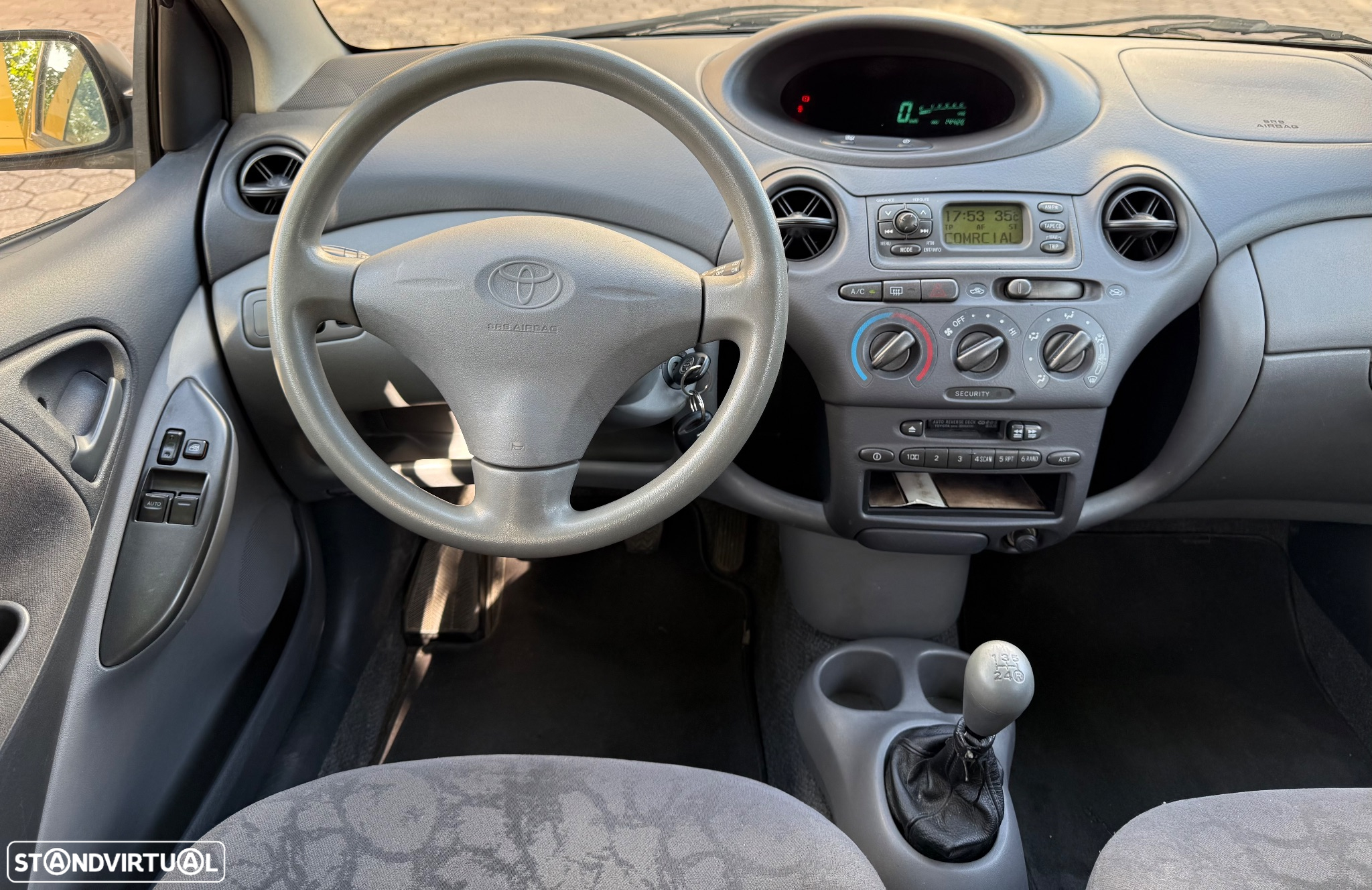 Toyota Yaris 1.0 Sol ABS+CD+AC - 17