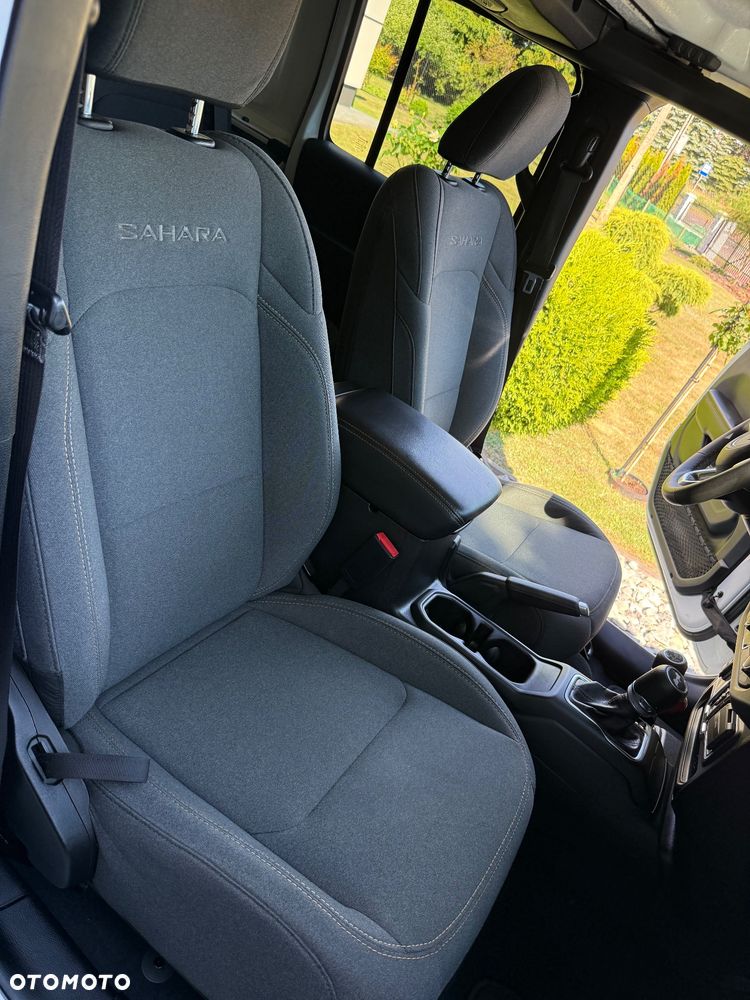 Jeep Wrangler - 16