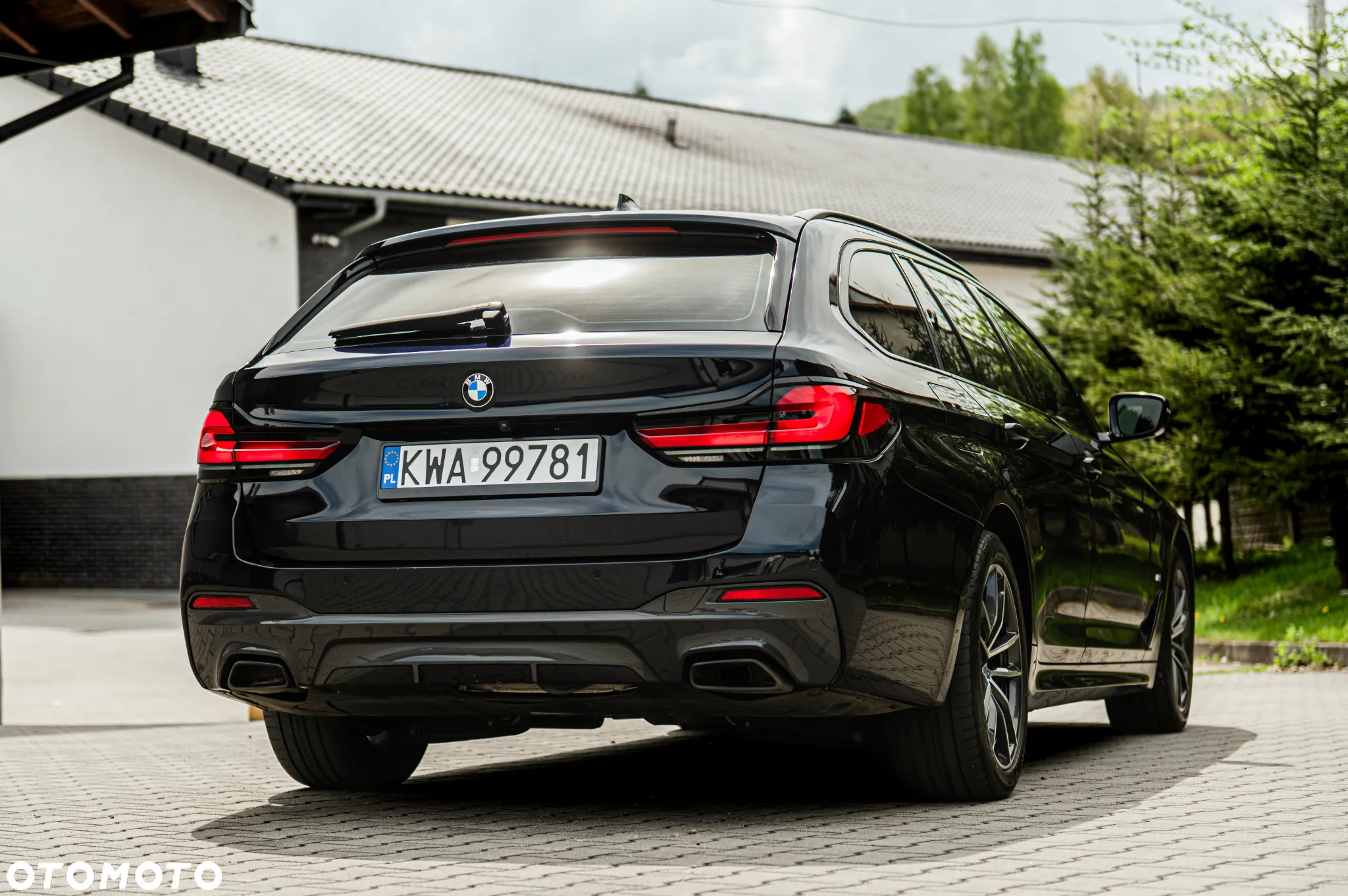 BMW Seria 5 530d xDrive Touring M Sport Edition - 10