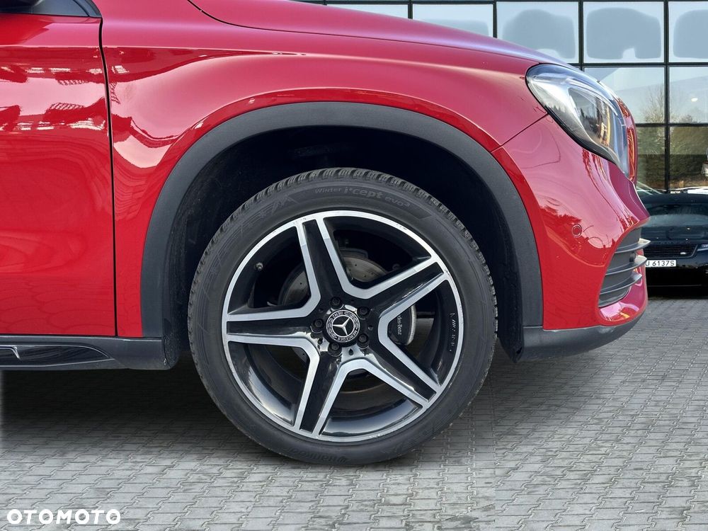 Mercedes-Benz GLA - 8