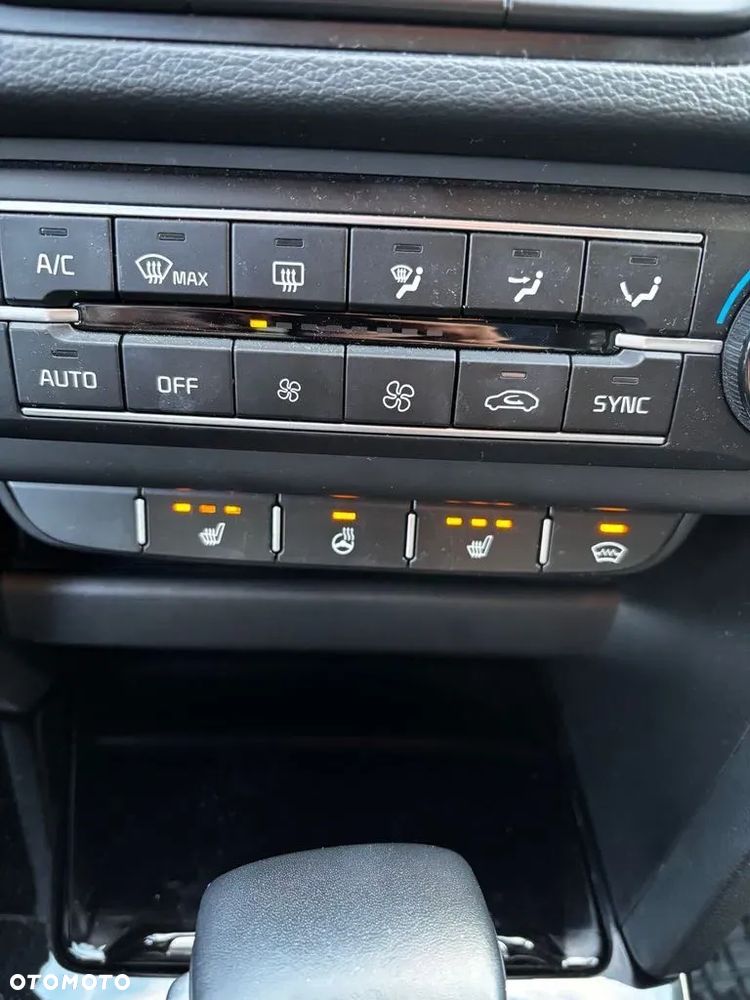 Kia Ceed - 14