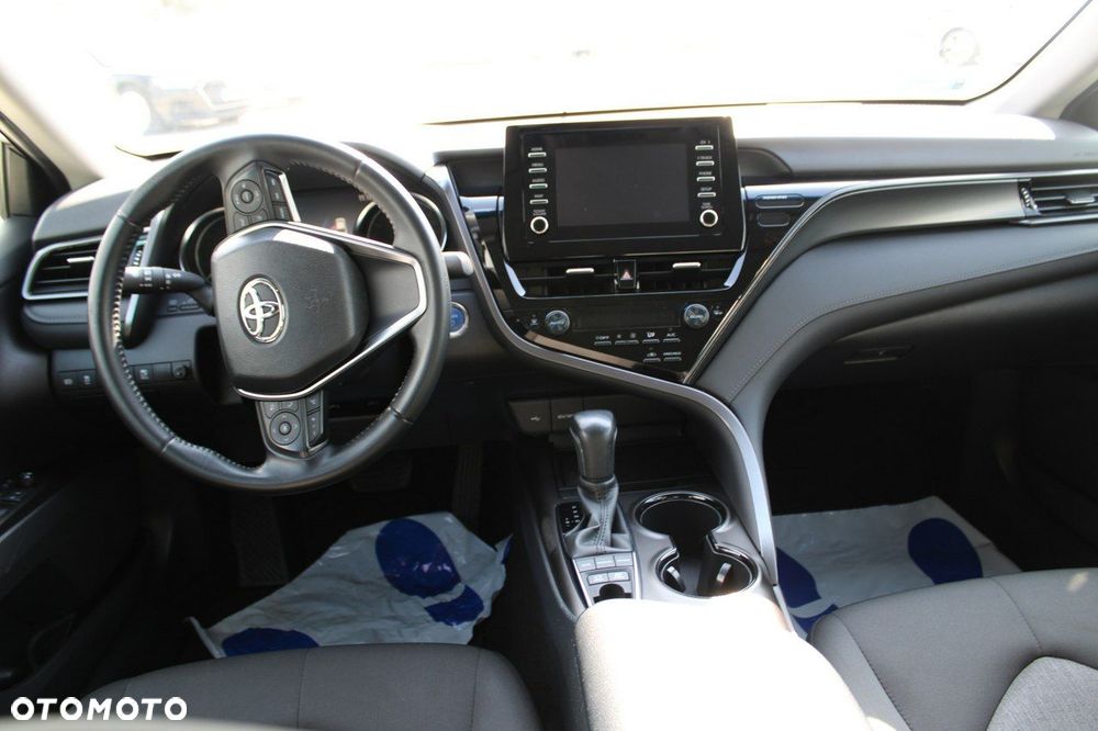 Toyota Camry - 13