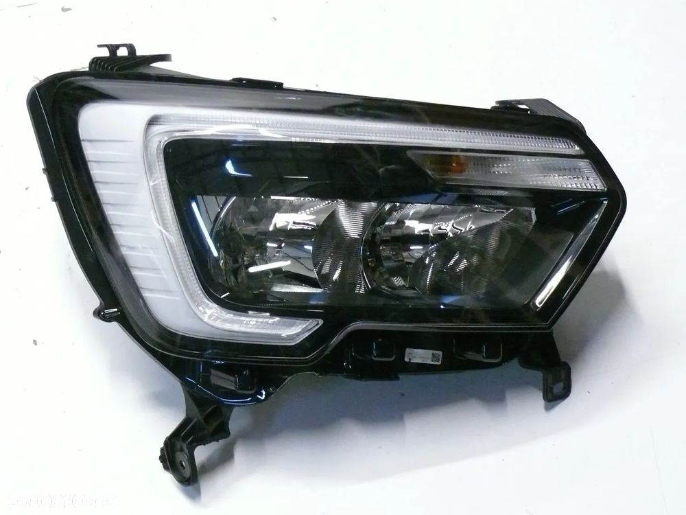 LAMPA PRZEDNIA PRAWA RENAULT MASTER IV LED EU 2019-2025 - 1