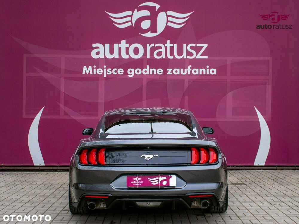 Ford Mustang - 6