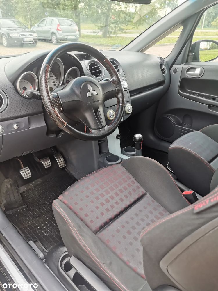 Mitsubishi Colt - 11