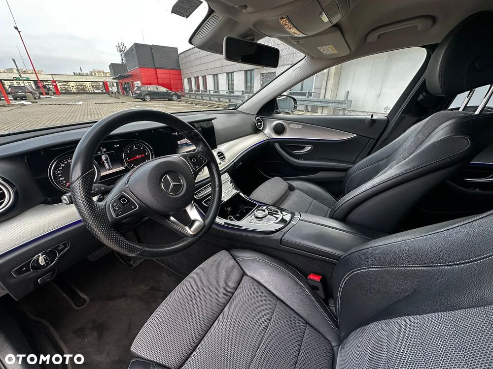 Mercedes-Benz Klasa E 220 d 9G-TRONIC - 13